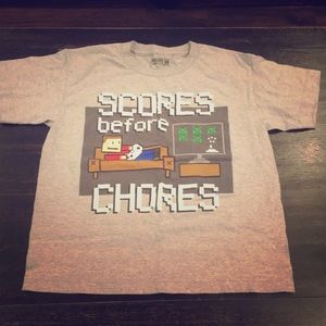 “Scores before chores” tee